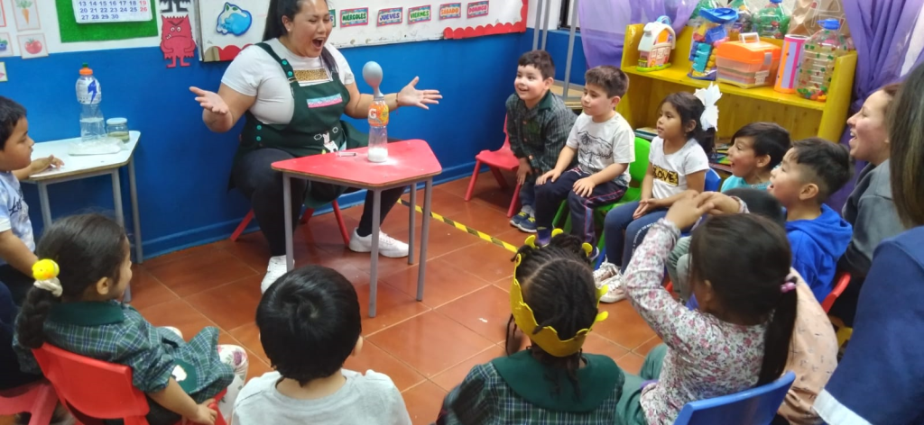 Sala de clases escuela crecer